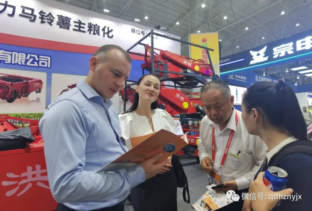 青岛洪珠亮相中国国际农机展，国内外客户纷纷前来洽谈合作